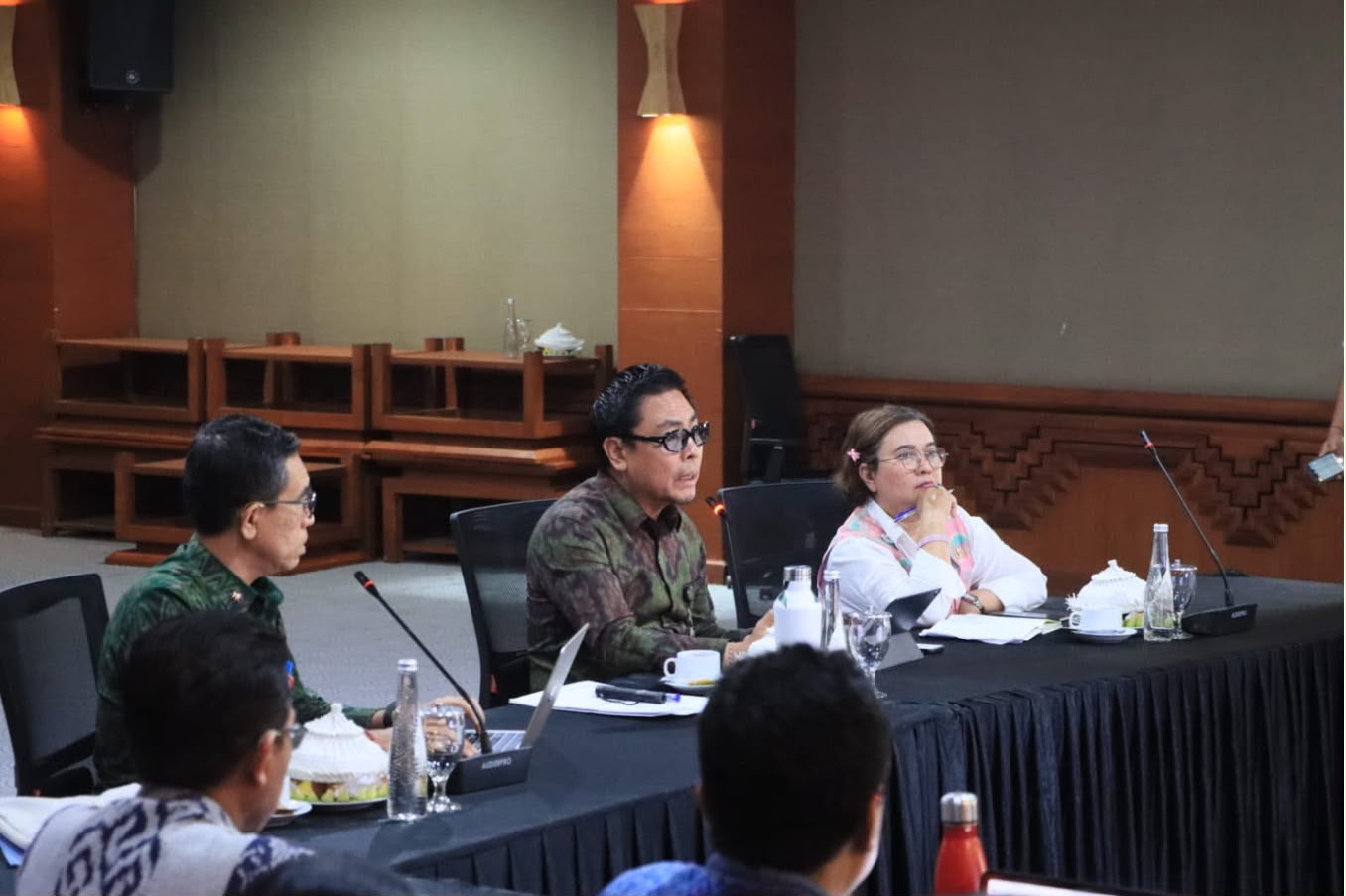 Wakil Walikota Denpasar Arya Wibawa memimpin Rakor Perlinsos di Graha Sewakadarma Denpasar.