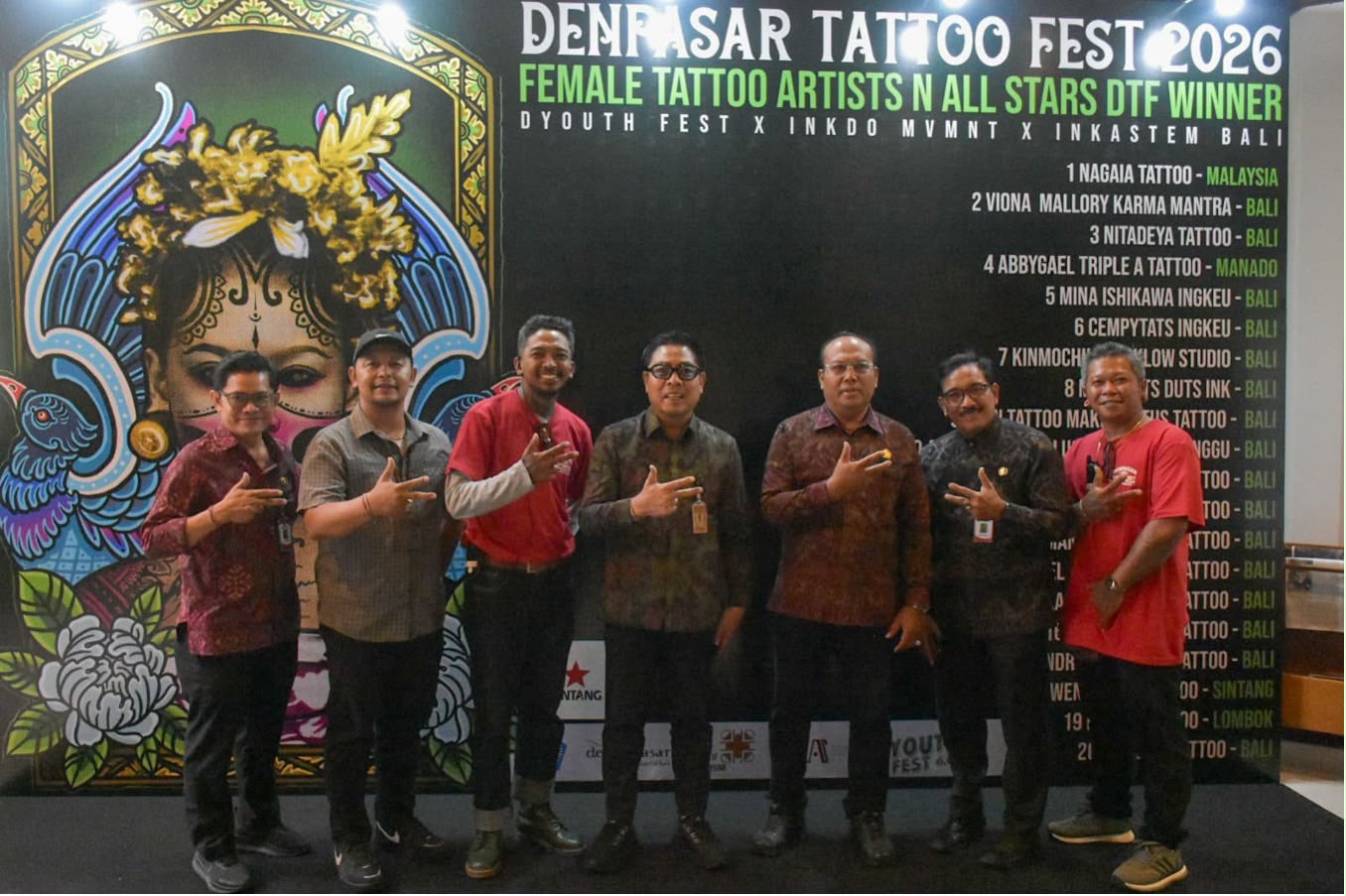 Wakil Walikota Denpasar Arya Wibawa meninjau pelaksanaan Denpasar Tattoo Fest 2026 di Dharma Negara Alaya.