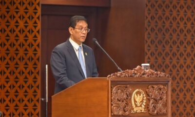 Menteri Keuangan Purbaya Yudhi Sadewa menyampaikan paparan dalam Rapat Kerja Komisi XI DPR di Jakarta mengenai capaian opini WTP Kemenkeu.
