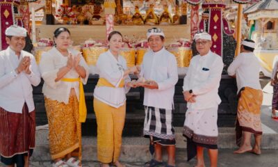 Ketua WHDI Yunita Alit Sucipta menghadiri karya Melaspas dan Mecaru Pedudusan Alit di Pura Gunung Sari, Desa Bongkasa, Badung.