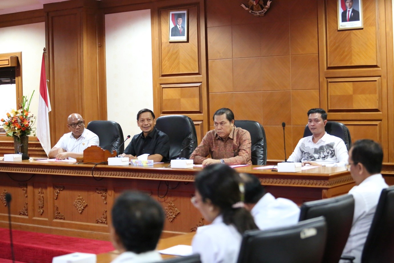 Ketua Komisi IV DPRD Badung I Nyoman Graha Wicaksana memimpin rapat kerja dengan Disdikpora dan Dinas Kebudayaan Badung