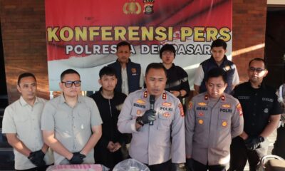 Wakapolresta Denpasar AKBP I Ketut Widiarta memimpin konferensi pers pengungkapan kasus pembunuhan di Denpasar.