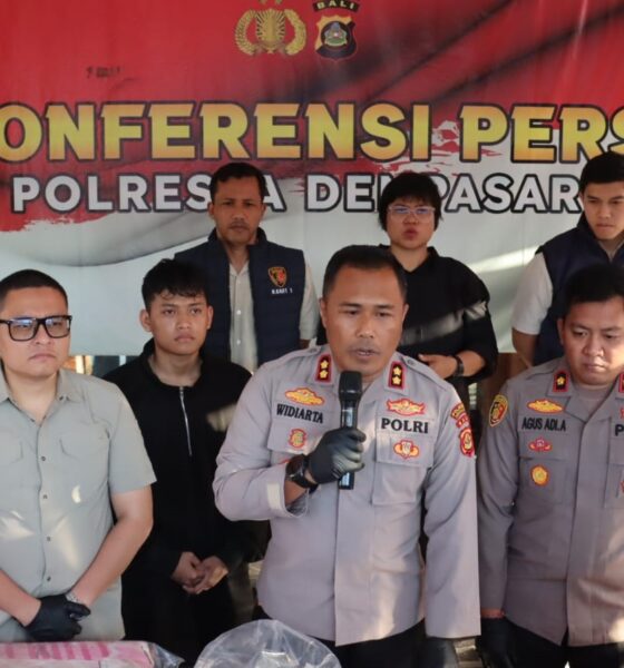 Wakapolresta Denpasar AKBP I Ketut Widiarta memimpin konferensi pers pengungkapan kasus pembunuhan di Denpasar.