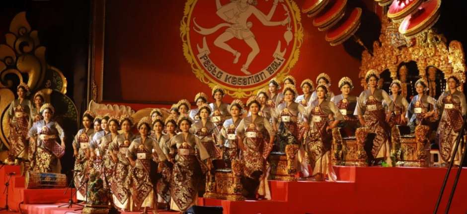gong kebyar wanita