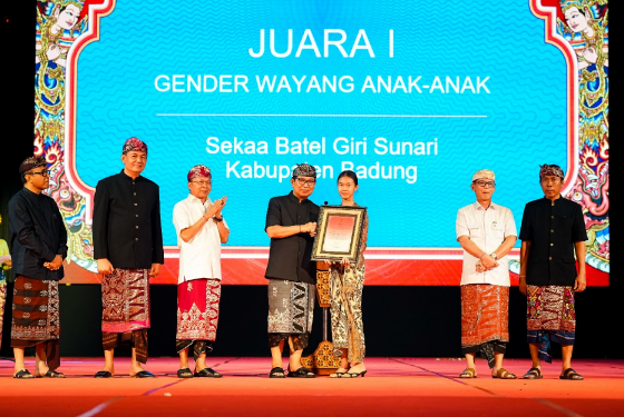 bupati adi arnawa