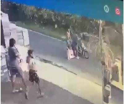 Rekaman CCTV memperlihatkan aksi penjambretan yang terjadi di wilayah Ubud, Gianyar