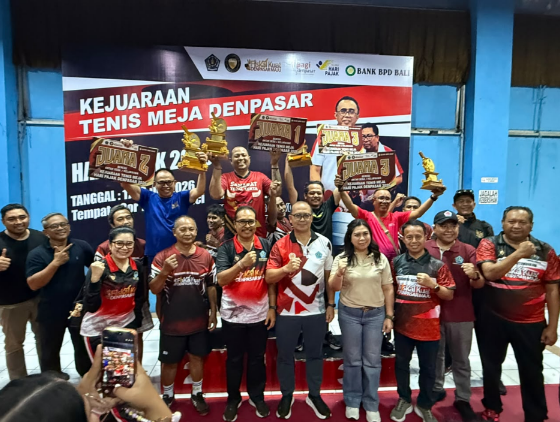 Penutupan Turnamen Tenis Meja Hari Pajak 2026 ditandai penyerahan piala, piagam, dan tabungan Bank BPD Bali di Graha Yowana Suci Denpasar