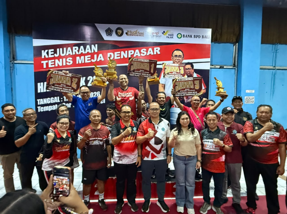 Penutupan Turnamen Tenis Meja Hari Pajak 2026 ditandai penyerahan piala, piagam, dan tabungan Bank BPD Bali di Graha Yowana Suci Denpasar