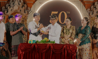 Bupati Badung I Wayan Adi Arnawa menghadiri perayaan HUT Ke-50 Sekaa Teruna Adnya Putra di Banjar Taman, Desa Darmasaba