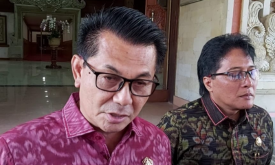 Ketua DPRD Bali Dewa Made Mahayadnya memberikan keterangan kepada awak media usai memimpin Rapat Paripurna ke-46 DPRD Bali