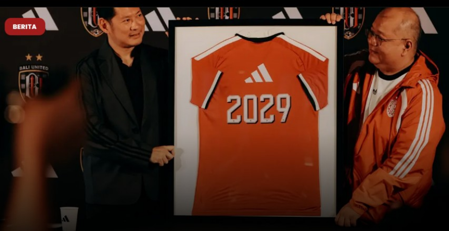 Adidas Indonesia dan Bali United FC dalam peresmian kerja sama multi-tahun penyediaan jersey klub musim 2026-2027.