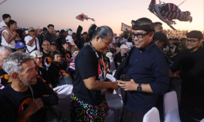Wakil Walikota Denpasar I Kadek Agus Arya Wibawa membuka Rare Angon International Kite Festival 2026 di Pantai Mertasari, Sanur.