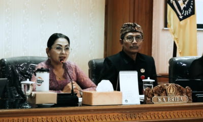 Bunda PAUD Badung Nyonya Rasniathi Adi Arnawa menjadi narasumber FGD pembangunan TPA di Ruang Rapat Badan Riset dan Inovasi Daerah, Kamis (30/7).