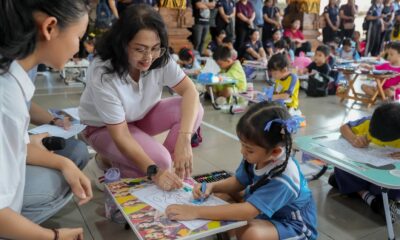 Bunda PAUD Kabupaten Badung Nyonya Rasniathi Adi Arnawa menghadiri peringatan Hari Anak Nasional di Wantilan Desa Ayunan, Abiansemal.