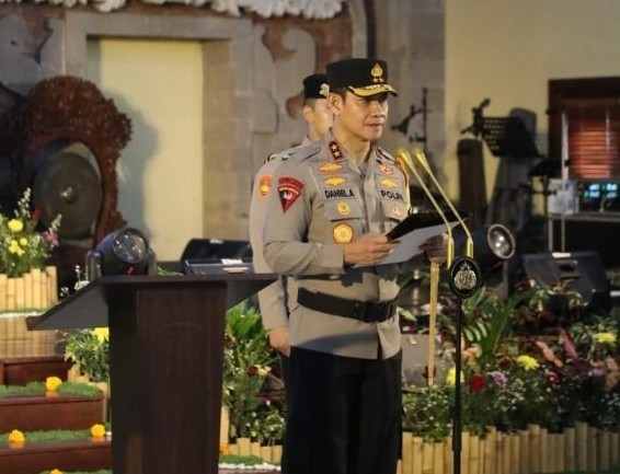 Kapolda Bali Irjen Pol. Daniel Adityajaya memimpin upacara sertijab PJU dan Kapolres jajaran di Gedung Presisi Polda Bali.
