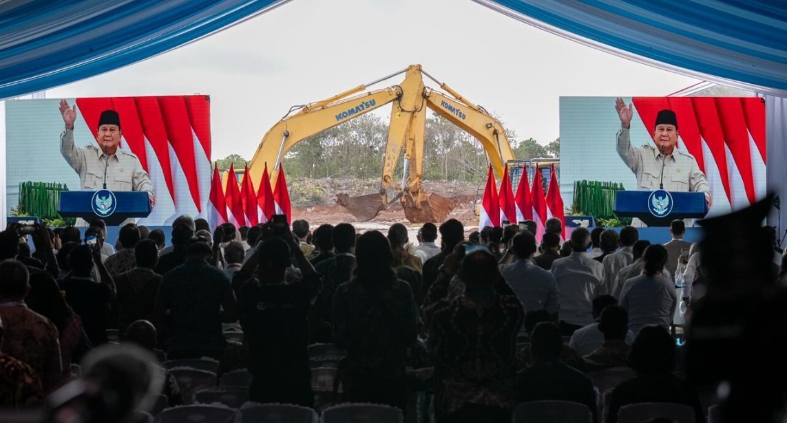 Presiden Prabowo Subianto meresmikan groundbreaking Proyek Strategis Nasional LNG Abadi Masela secara hybrid dari Istana Merdeka.