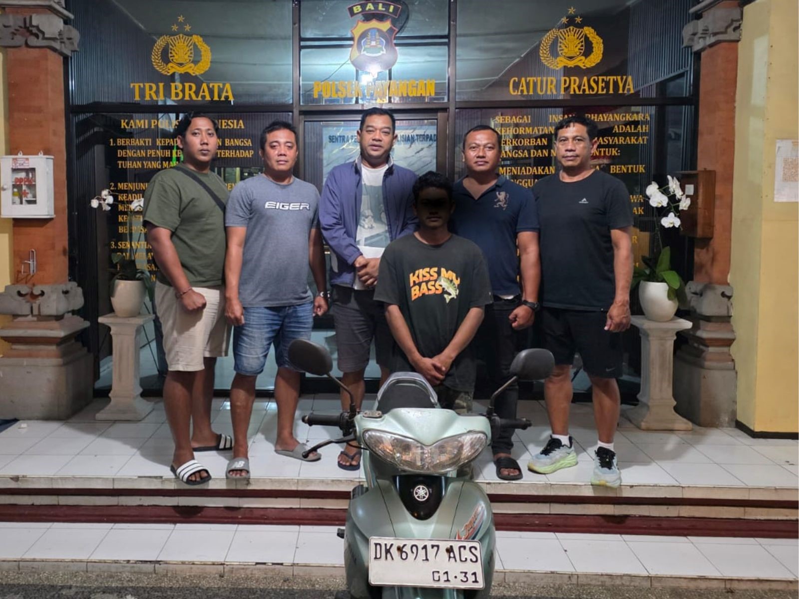 Terduga pelaku pencurian sepeda motor berinisial IKY diamankan petugas Polsek Payangan di Gianyar