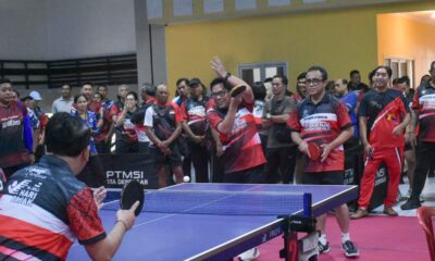 Walikota Jaya Negara bersama Wawali Arya Wibawa membuka Turnamen Tenis Meja Hari Pajak 2026 di Graha Yowana Suci, Denpasar