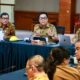 Wakil Walikota Denpasar I Kadek Agus Arya Wibawa memimpin Rapat Koordinasi TKPK dan Percepatan Perlinsos di Graha Sewakadarma.