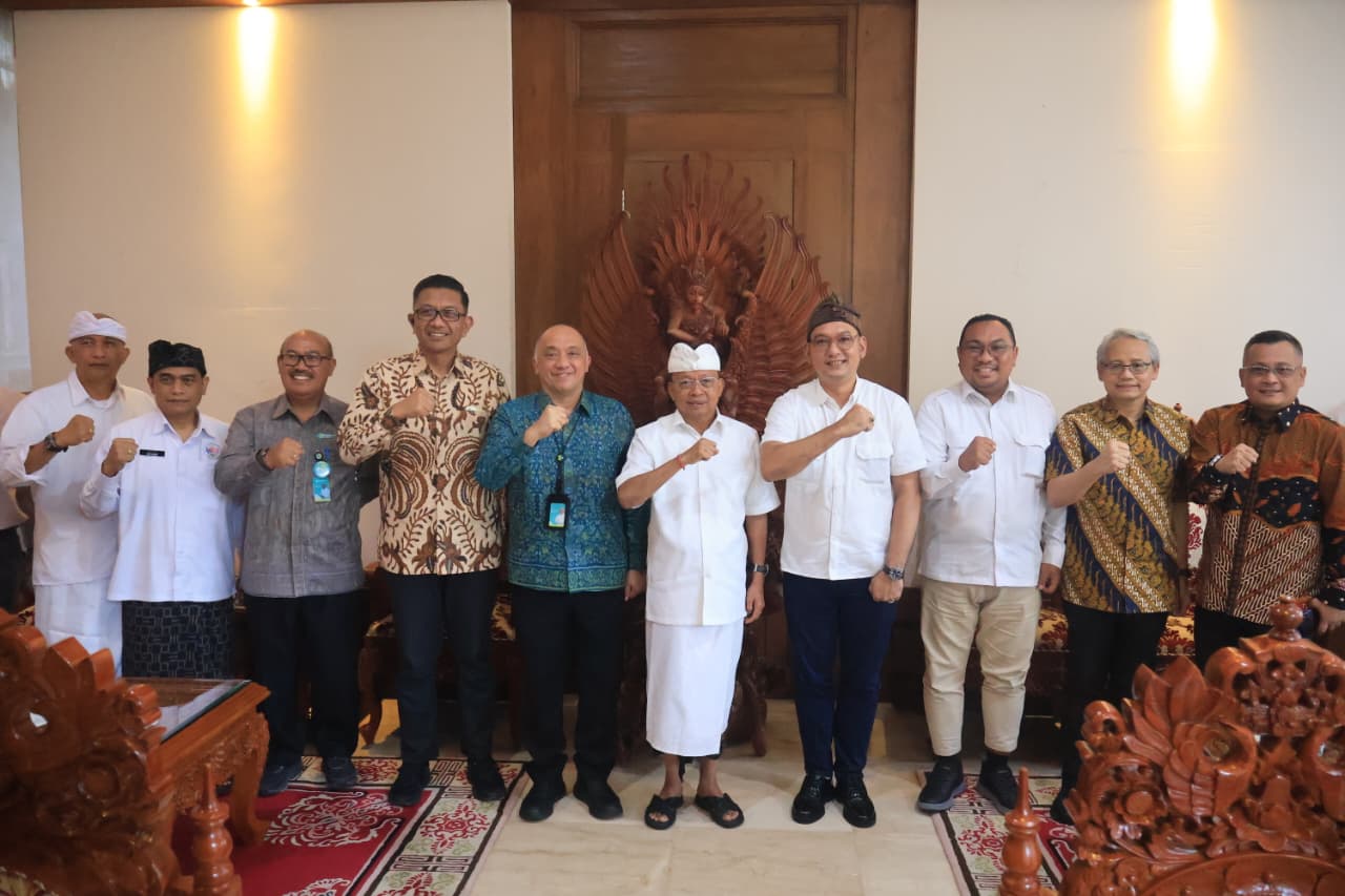 Gubernur Bali Wayan Koster menerima jajaran Dewan Jaminan Sosial Nasional (DJSN) di Jayasabha, Denpasar, membahas reformasi sistem rujukan kesehatan.