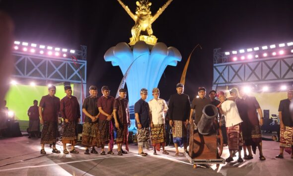Gubernur Bali Wayan Koster membuka Buleleng Festival 2026 di kawasan Praja Mandala Singa Ambara Raja, Singaraja.