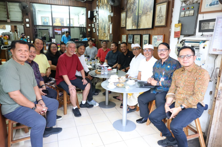 Walikota Denpasar I Gusti Ngurah Jaya Negara diskusi Penataan Wajah Pusat Kota bersama seniman