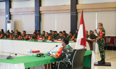 Pangdam IX/Udayana Mayjen TNI Piek Budyakto menyambut kunjungan kerja Pangkogabwilhan II Marsekal Madya TNI Muzafar di Makodam IX/Udayana.