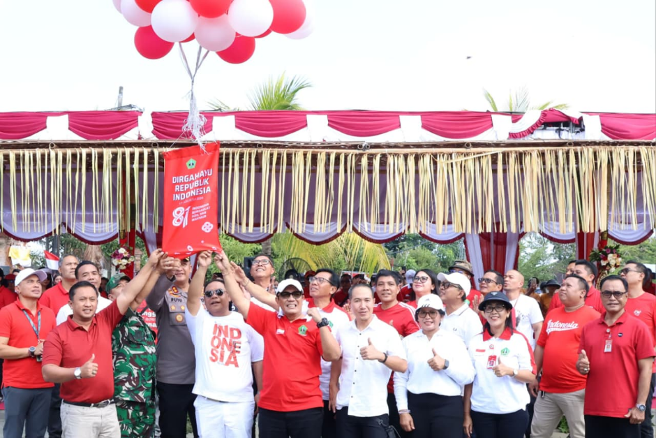 Bupati Tabanan I Komang Gede Sanjaya menghadiri Parade Singasana Merah Putih di Taman Perjuangan Singasana dalam rangkaian HUT ke-81 Kemerdekaan RI Kabupaten Tabanan.