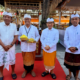Bupati Adi Arnawa bersama Ketua DPRD Badung Anom Gumanti menghadiri puncak Karya Atma Wedana atau Nyekah Massal di Desa Adat Tuban.