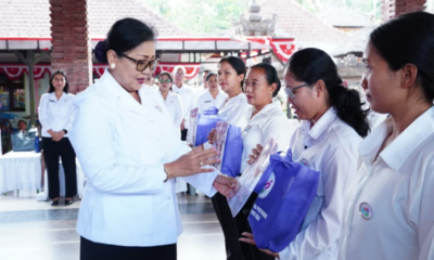 Ketua TP Posyandu Putri Koster menghadiri Aksi Sosial TP Posyandu Provinsi Bali dan memberikan pembinaan kepada kader Posyandu di Badung.