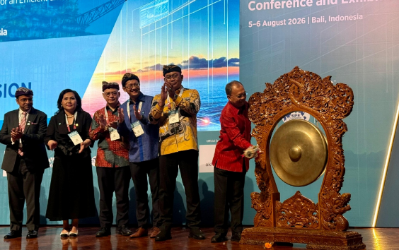 Gubernur Koster membuka APDT 2026 di Hotel Westin Nusa Dua yang dihadiri sekitar 800 peserta dari 39 negara.