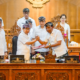 Bupati Badung Adi Arnawa menandatangani Nota Kesepakatan KUA-PPAS 2027 saat Rapat Paripurna DPRD Badung di Ruang Utama Gosana, Puspem Badung