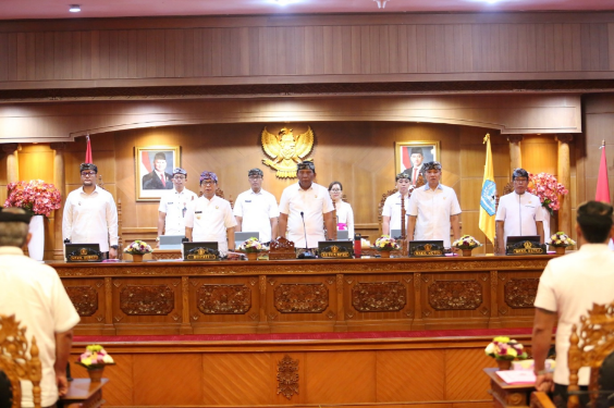 Ketua DPRD Badung I Gusti Anom Gumanti memimpin Rapat Paripurna membahas Rancangan KUA-PPAS Tahun Anggaran 2027 di Ruang Sidang Utama Gosana.