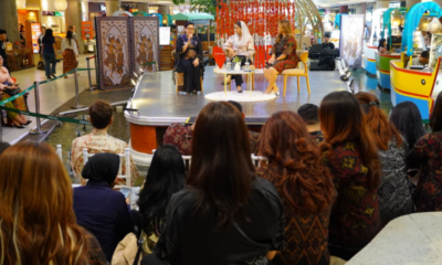 Ketua Dekranasda Provinsi Bali Ny. Putri Koster menghadiri talkshow Perempuan Bali Berdaya di Atrium Icon Mall, Sanur.