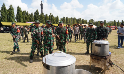 Kogasgabpad Kodam IX/Udayana menggelar latihan aplikasi lapangan penanggulangan bencana gempa bumi dan tsunami di kawasan Lapangan Niti Mandala Renon, Denpasar.