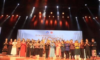 Ketua Dekranasda Provinsi Bali Ny. Putri Koster dan Ketua Dekranasda Kota Denpasar Ny. Antari Jaya Negara hadiri Fashion Road Show di Gedung Dharma Negara Alaya, Denpasar.