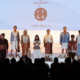 Ketua Dekranasda Provinsi Bali Ny. Putri Suastini Koster bersama Ketua Dekranasda Kota Denpasar Ny. Antari Jaya Negara pada Fashion Road Show Goes to Denpasar di Gedung Dharma Negara Alaya.