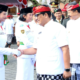 Bupati Tabanan I Komang Gede Sanjaya mengukuhkan Paskibraka usai bertindak sebagai Inspektur Upacara Hari Jadi ke-68 Provinsi Bali di Halaman Depan Kantor Bupati Tabanan.
