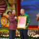 Pangdam IX/Udayana Mayjen TNI Piek Budyakto menerima Penghargaan Kerthi Bali Sewaka Nugraha dari Pemerintah Provinsi Bali.