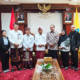 Gubernur Bali Wayan Koster bertemu jajaran Kementerian Luar Negeri di Kantor Gubernur Bali, Renon, Denpasar.