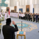 Wakil Presiden Gibran Rakabuming mengukuhkan anggota Paskibraka tahun 2026 dalam upacara di Istana Negara, Jakarta