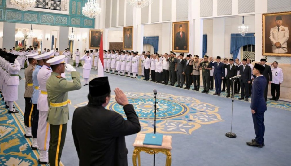 Wakil Presiden Gibran Rakabuming mengukuhkan anggota Paskibraka tahun 2026 dalam upacara di Istana Negara, Jakarta
