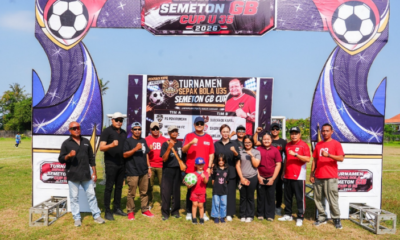 Wakil Bupati Badung Bagus Alit Sucipta didampingi anggota DPRD Badung Putu Yunita Oktarini membuka Turnamen Semeton GB Cup U-35 2026 di Lapangan Pratu Made Linggih, Kapal.