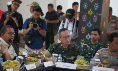 Pangdam IX/Udayana Mayjen TNI Piek Budyakto memimpin Rapat Koordinasi Penanggulangan Bencana Gempa Bumi di Aula Setda Kantor Bupati Manggarai Barat.