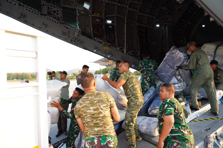 Bantuan kemanusiaan sebanyak 20 ton diterbangkan menggunakan pesawat Airbus A400M dari Lanud Halim Perdanakusuma menuju Labuan Bajo untuk korban gempa NTT.