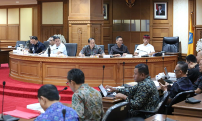 Ketua Pansus DPRD Badung I Gusti Lanang Umbara memimpin Rapat Kerja penyerapan aspirasi Raperda Pemberdayaan Ormas di Ruang Madya Gosana, Kantor Sekretariat DPRD Badung.