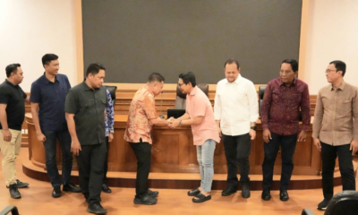 Bupati Adi Arnawa, Wabup Bagus Alit Sucipta, dan Ketua DPRD Anom Gumanti menyambut silaturahmi Kajari Badung I Wayan Sumertayasa di Rumah Jabatan Bupati Badung.