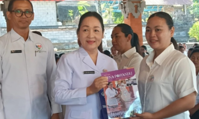 Tim Pembina Posyandu Provinsi Bali melaksanakan kegiatan Membina dan Berbagi bersama kader Posyandu di Kabupaten Gianyar.