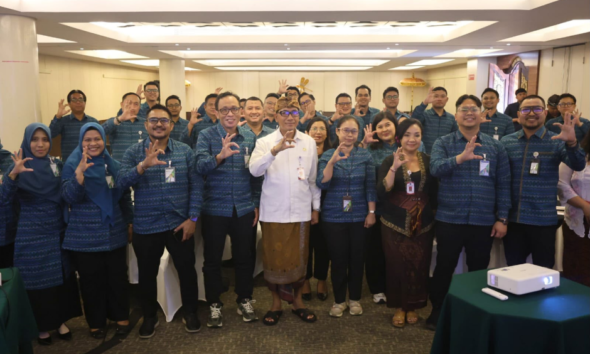 Sekda Denpasar Eddy Mulya menjadi narasumber Rakorda BPJS Ketenagakerjaan Banuspa di Prime Plaza Hotel, Sanur