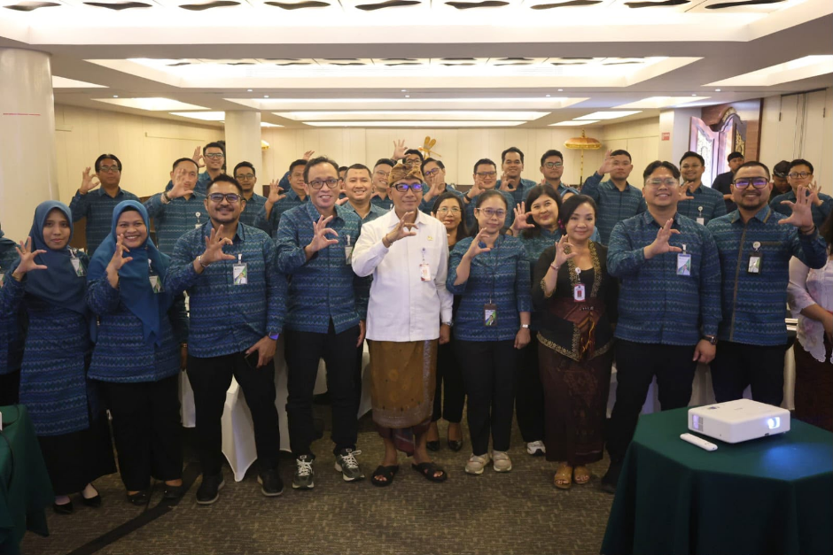 Sekda Denpasar Eddy Mulya menjadi narasumber Rakorda BPJS Ketenagakerjaan Banuspa di Prime Plaza Hotel, Sanur